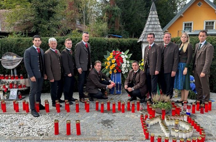 FPÖ Kärnten gedachte bei Kranzniederlegungen an den 15. Todestag Jörg Haiders