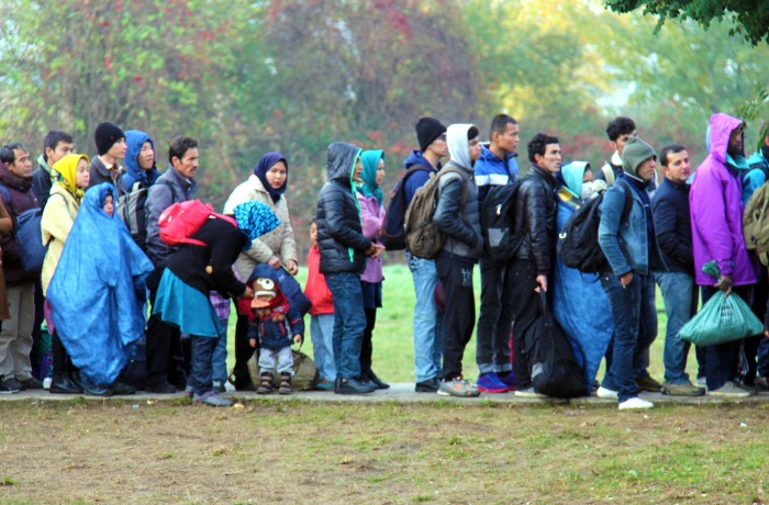 Mehr Geld für die eigenen Bürger, statt für illegale Migranten!